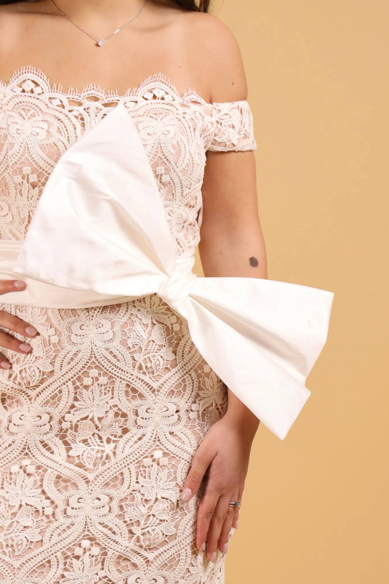 MAISON REBECCA-ABITO WHITE MACRAMè